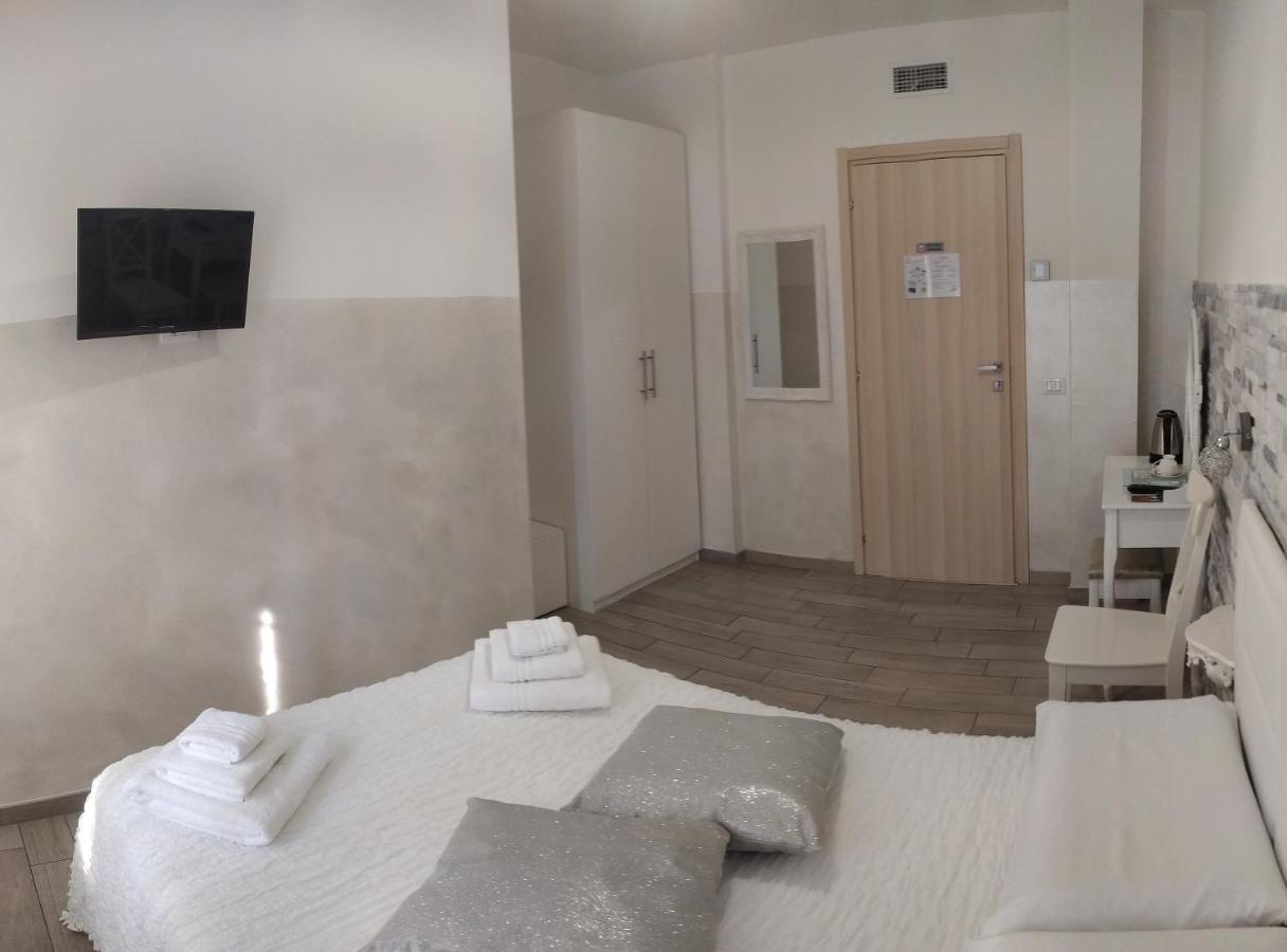 Bed and Breakfast Domus Florio - Humanitas Rozzano Пьеве-Эмануэле Экстерьер фото